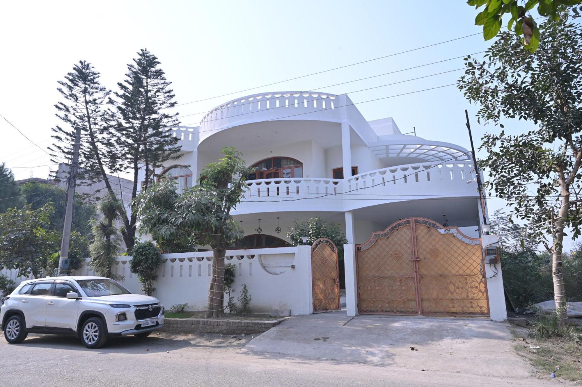 Paradise Island Amritsar Exteriör bild